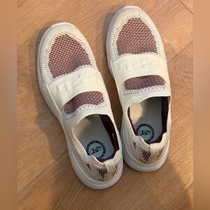 RARE APL Techloom Bliss Sneakers, Size 9